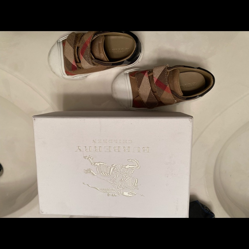Toddler Burberry sneakers